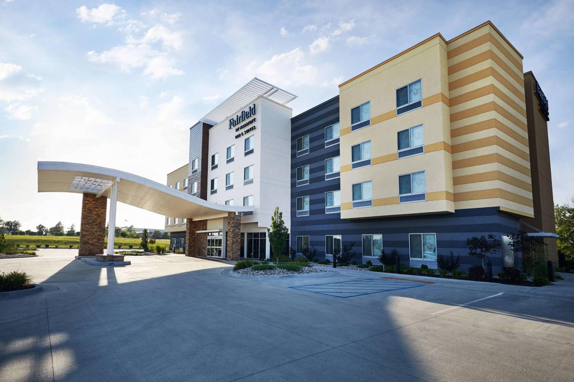 Fairfield Inn & Suites By Marriott Kansas City Belton מראה חיצוני תמונה